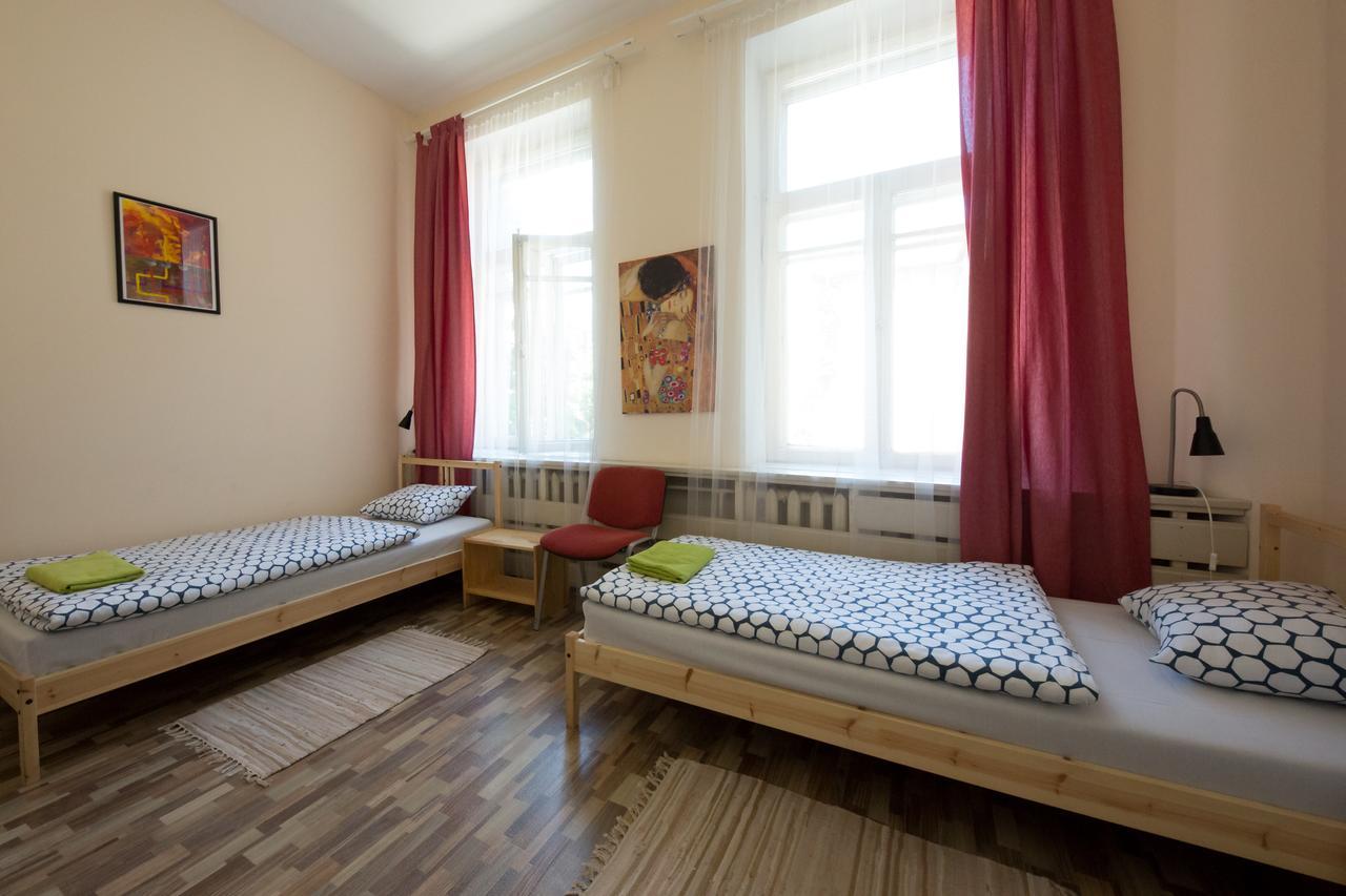 25 Hours Hostel Вилнюс Екстериор снимка