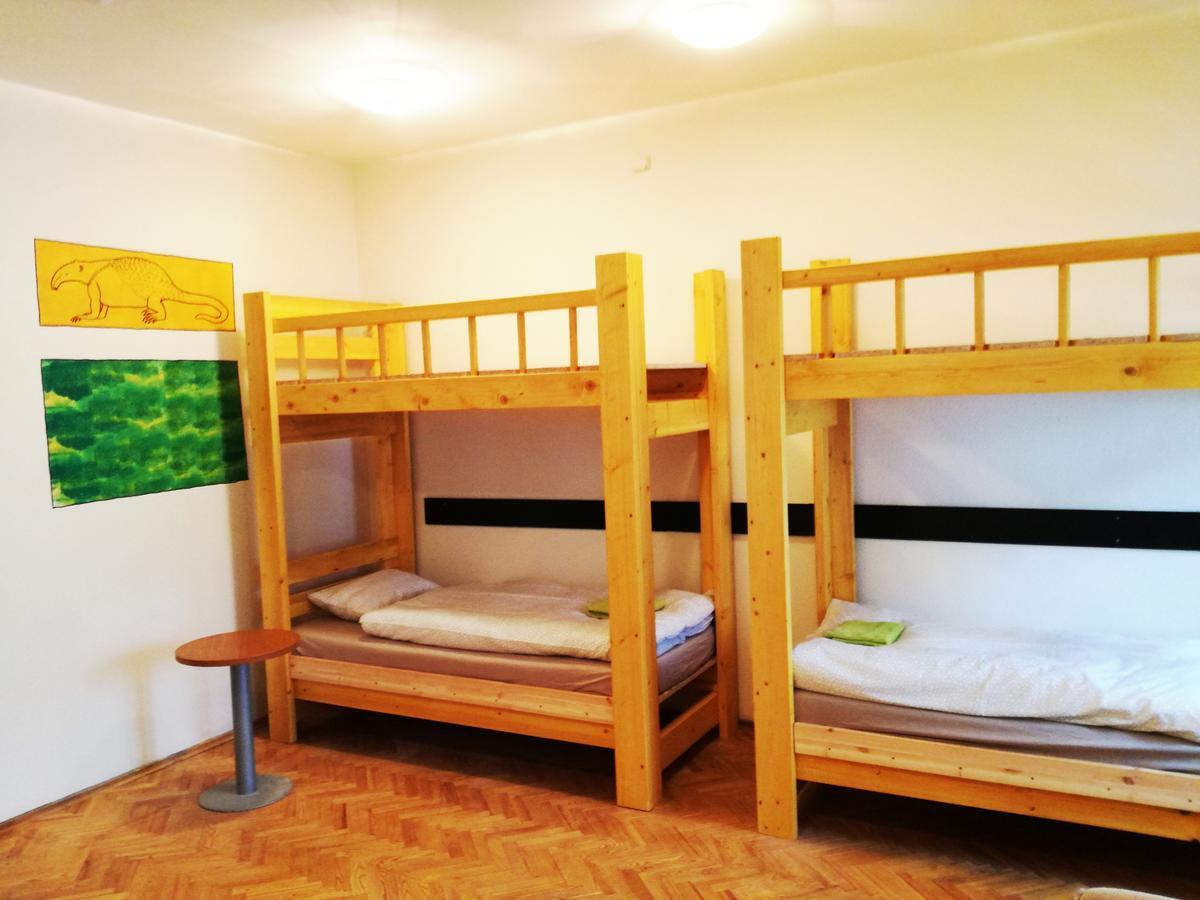 25 Hours Hostel Вилнюс Екстериор снимка